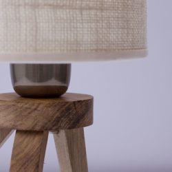Lámpara de pie en madera de diseño – Lola – Fiumine